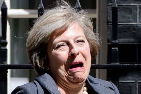 Theresa May admet avoir versé une larme après les élections - Le