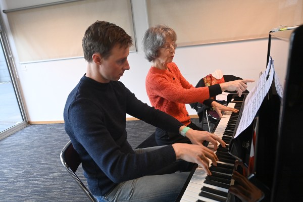 A la Folle Journée de Nantes, Adam Laloum, pianiste: Schubert, c'est un  compagnon, mon compagnon dès ma première année de piano - Le voyageur de  notes